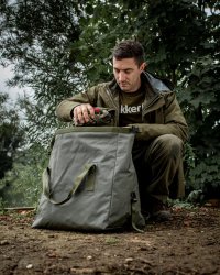 Trakker Downpour Roll Up Carryall