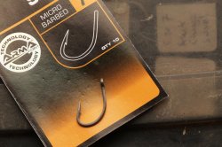 Fox Edges Curve Shank Short Hooks